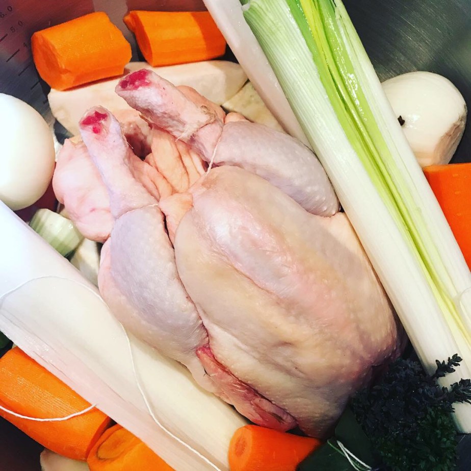 Bouillon de poule aux légumes et ses&nbsp;déclinaisons