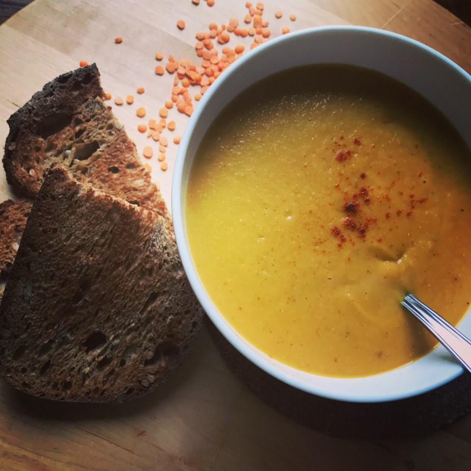 Soupe maison lentilles corail, carottes et&nbsp;curry